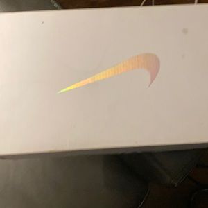 Women’s size 7 vapormax